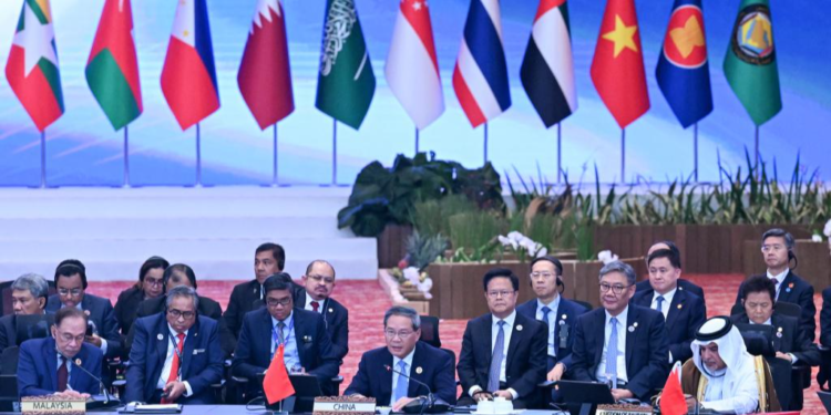 Chinese Premier Li Qiang (C) attends the ASEAN-China-GCC Summit in Kuala Lumpur, capital of Malaysia, May 27, 2025. /Xinhua
