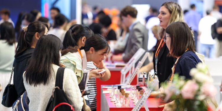 People visit the 4th China-CEEC Expo & International Consumer Goods Fair in Ningbo, east China's Zhejiang Province, May 22, 2025. (Xinhua/Jiang Han)