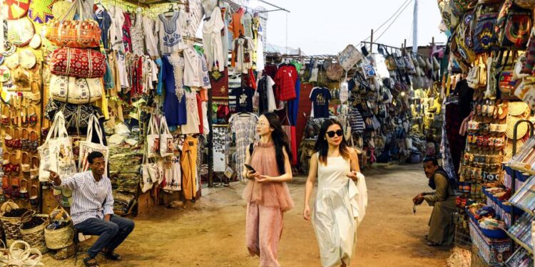 Chinese tourists visit the Nubian village of Gharb Sohail in Aswan, Egypt, May 4, 2025. [Photo/Xinhua]