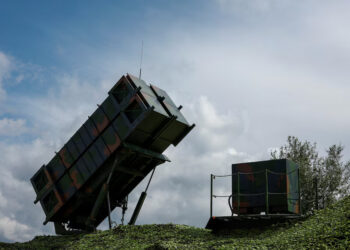A launcher of a Patriot air defence system of the Ukrainian Air Forces is seen on the ground, amid Russia's attack on Ukraine, in an undisclosed location, Ukraine August 4, 2024. REUTERS/Valentyn Ogirenko/File Photo