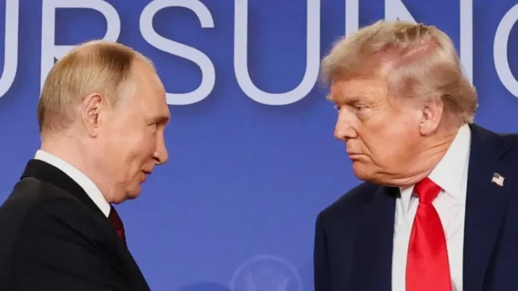 L-R Russia President Vladimir Putin and US President Donald Trump