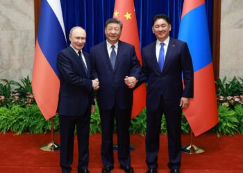 Chinese President Xi Jinping, Russian President Vladimir Putin and Mongolian President Ukhnaa Khurelsukh hold a trilateral meeting at the Great Hall of the People in Beijing, capital of China, Sept. 2, 2025. (Xinhua/Ding Haitao)