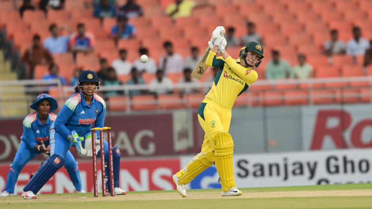 Phoebe Litchfield top-scored as Australia reached the target with six overs to spare. (Getty Images: Ravi Kumar/Hindustan Times)