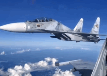 Venezuelan Air Force Su-30MK2 with Two Su-30MK2 Missiles