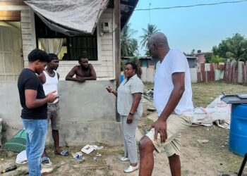 ALP walkabout in the East La Penitence community. Centre, Simona Broomes ALP leader