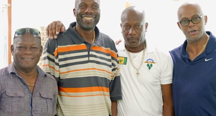 L-R- Ridley Jacobs, Curtley Ambrose, Nixon Mclean and Courtney Walsh (CNW photo)