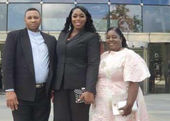 Trishona Ainsworth (centre) and family (Facebook photo)