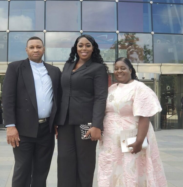 Trishona Ainsworth (centre) and family (Facebook photo)