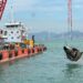 A salvage vessel lifts one of the B744 cargo aircraft’s engines from the sea, Oct 25, 2025. (COURTESY OF AIRPORT AUTHORITY HONG KONG)