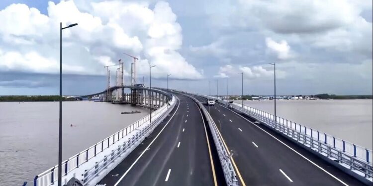 New Demerara Harbour Bridge (Facebook Ree Tee photo)