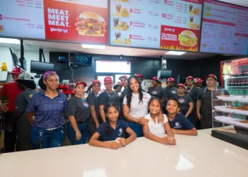 Iman Khan Cummings (owner), her children and staff