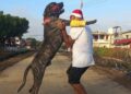 Rover (dog) with owner (Photo WIN Facebook)
