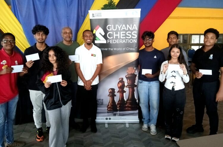 Prize winners of the Rapid Tournament- Open category (L) and U-20 (R)