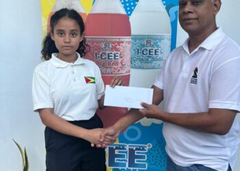 WCM Aditi Joshi receives her prize from GCF's President