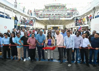 Prime Minister Brigadier (Ret’d) Mark Phillips, along with several other ministers of government, cut the ribbon of the MV Konawaruk 1899