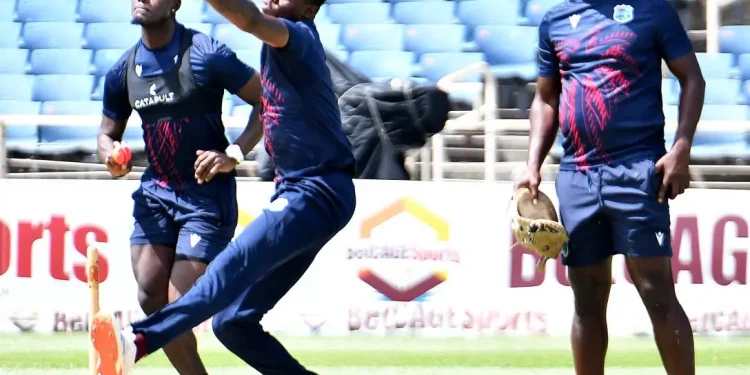 West Indies Head Coach Daren Sammy (right) watches as pace bowlers Jayden Seales (left) and Alzarri Joseph practise at Sabina Park in Kingston, Jamaica, on July 11, 2025. (Photo: Garfield Robinson)