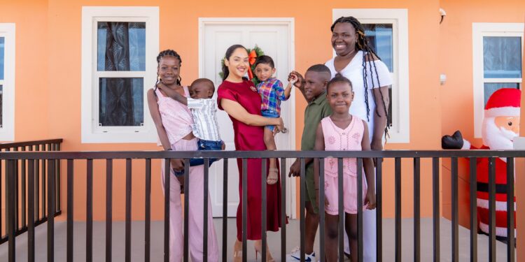 Ms Teasha Spellen, First Lady Arya Ali and their children