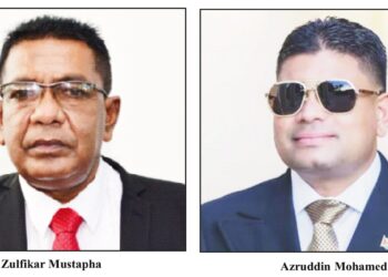 L-R Minister Zulfakar Mustapha and WIN Leader Azruddin  Mohamed (SN photo)