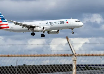 An American Airlines airplane arrives at Fort Lauderdale-Hollywood International Airport in Fort Lauderdale, Florida.
Ronen Tivony | Nurphoto | Getty Images