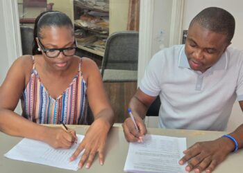L-R FGM Councillor Shondell Jerrick and WIN Councillor Mark Goring signing the resolution today (Jan 22, 2026)