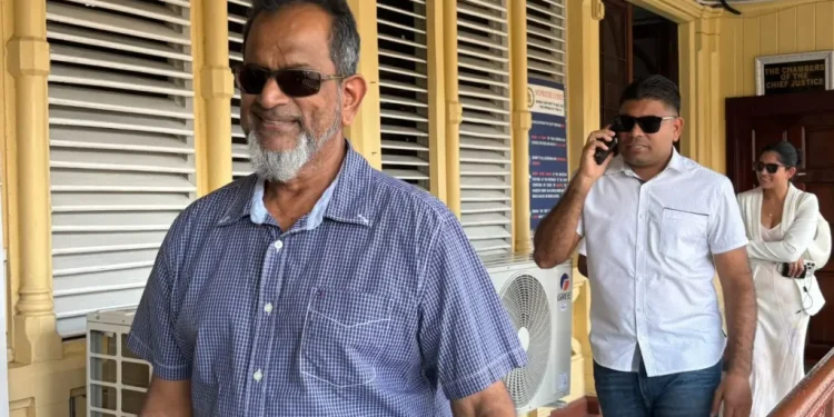 L-R Nazar "Shell" Mohamed, Azruddin Mohamed and Hana Mohamed  (Kaieteur News photo)