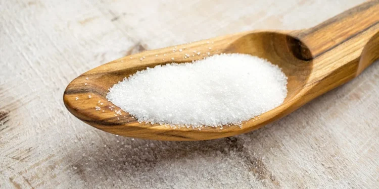 Artificial sweeteners are often promoted as healthier alternatives to sugar, but new research suggests their long-term effects on the brain may be more complex. In a large, multi-year study, higher consumption of several common low-calorie sweeteners was associated with faster declines in memory and thinking skills. Credit: Stock