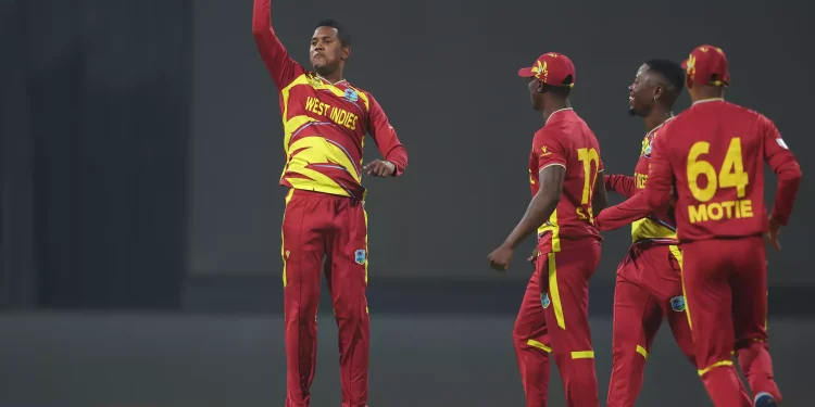 akeal-hosein-and-gudakesh-motie-took-seven-wickets-combined-against-zimbabwe
Akeal Hosein and Gudakesh Motie took seven wickets combined against Zimbabwe © Getty