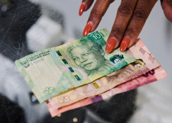 South African rand banknotes are displayed at a currency exchange office on January 29, 2026. /CFP
