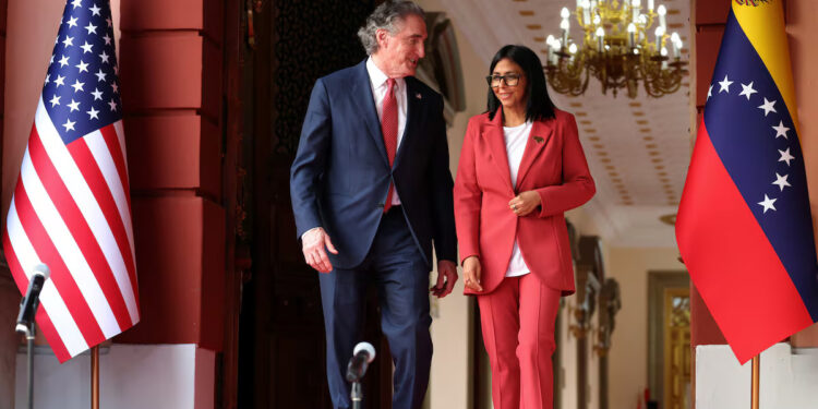 Doug Burgum and Delcy Rodriguez in Caracas, on March 4.
Leonardo Fernandez Viloria (REUTERS)