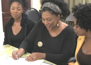 Dr. Karen Abrams (centre) STEMGuyana Founder and Executive Director