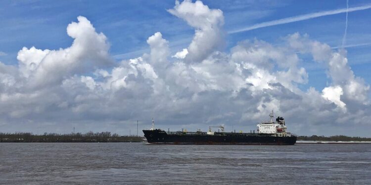 UN News/Daniel Dickinson The closure of the Hormuz strait is impacting trade on a global scale.