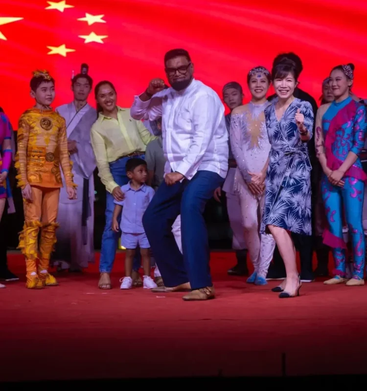 President Ali and Ambassador Yang, along with the performers of the Chinese acrobatic troupe