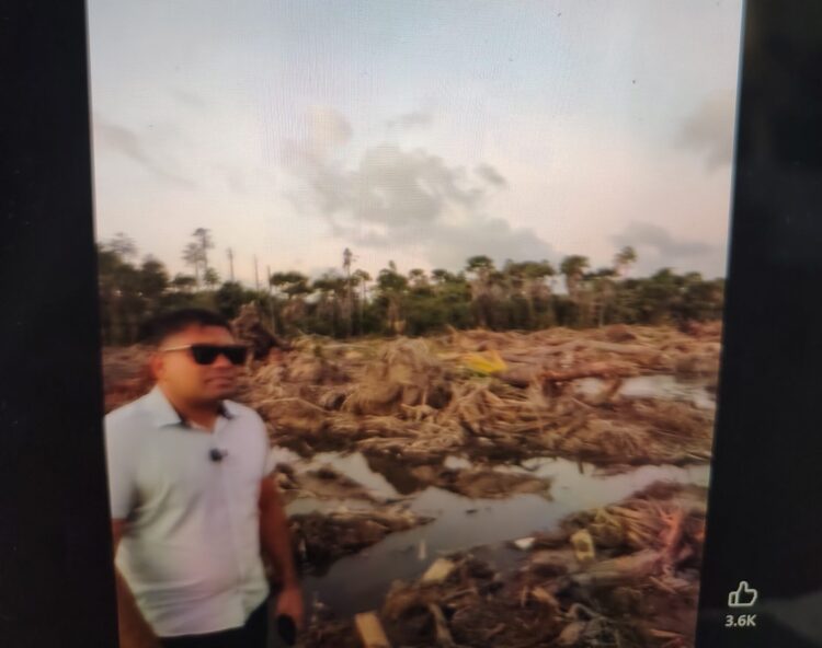 Leader of the Opposition Azruddin Mohamed at the site (screengrab)