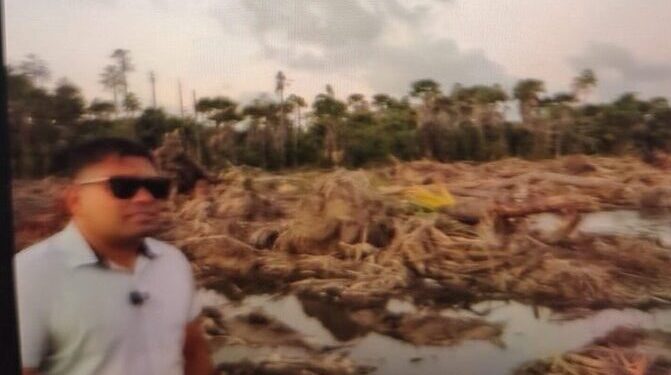 Leader of the Opposition Azruddin Mohamed at the site (screengrab)