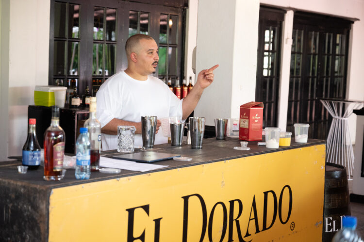 UK mixologist Oren Coleman conducting the training