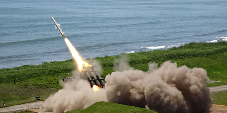 A single Type-88 missile being tested off the coast at the JGSDF Shizunai Anti-aircraft firing range in Shinhidaka, Japan, June 24, 2025. /VCG