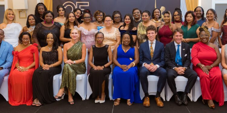 25IWLA Group Photo - Honourees, Co-Founders, Leaders