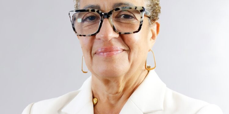 Assistant Secretary-General, Foreign and Community Relations, Ms. Elizabeth Solomon