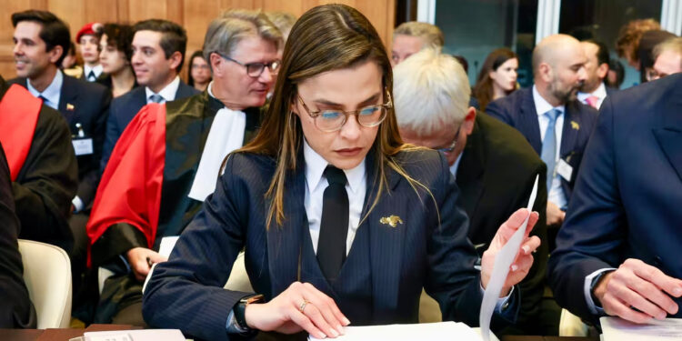 Venezuela's Attorney General Arianny Seijó providing evidence to ICJ. Photo: LaIguanaTV.