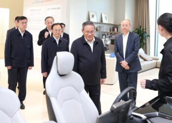 Chinese Premier Li Qiang, also a member of the Standing Committee of the Political Bureau of the Communist Party of China Central Committee, visits a sci-tech enterprise during an inspection tour in Beijing, capital of China, May 18, 2026. (Xinhua/Huang Jingwen)