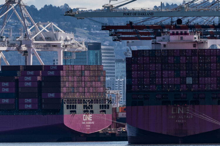 Cargo ships full of shipping containers are seen at the port of Oakland, California, US, March 6, 2025. [Photo/Agencies]