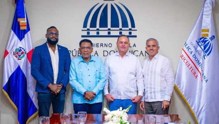 Minister of Agriculture Zulfikar Mustapha, alongside the Dominican Republic official delegation