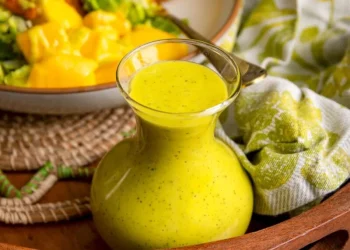 Tangy-Mango-Vinaigrette (Metemgee)