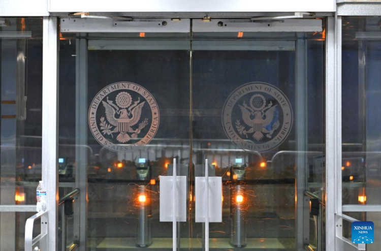 This photo taken on June 3, 2026 shows the U.S. Department of State building, where the fourth round of the U.S.-mediated high-level talks between Israel and Lebanon was held, and a traffic light in Washington, D.C., the United States. Israel and Lebanon agreed Wednesday to implement a ceasefire, according to a joint statement released on Wednesday following trilateral negotiations in Washington. (Xinhua/Li Rui)
