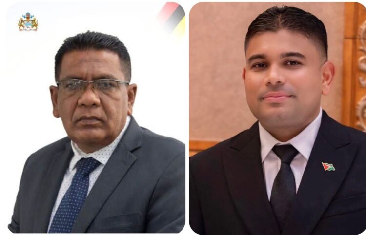 L-R Minister of Agriculture Zulfikar Mustapha, Opposition Leader Azruddin Mohamed