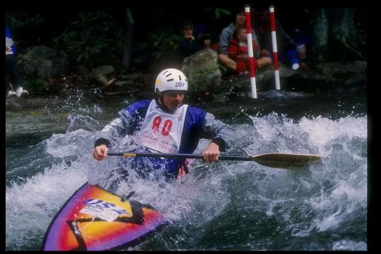 David Hearn of the United States performs during the Olympic Slalom Trials on May 16, 1992. | Doug Pensinger/Allsport