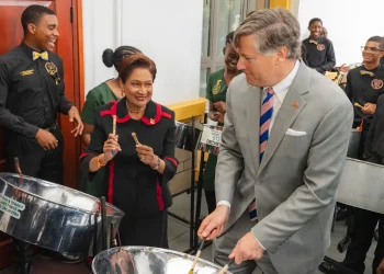 Prime Minister Kamla Persad-Bissessar and United States Deputy Secretary of State Christopher Landau