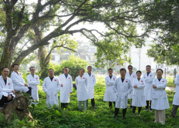 Members of the 16th Chinese Medical Team to Nepal work at B.P. Koirala Memorial Cancer Hospital in Bharatpur, central-southern Nepal. /CFP