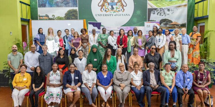 Gender on the frontlines group photo with participants, speakers, panelists and presenters.