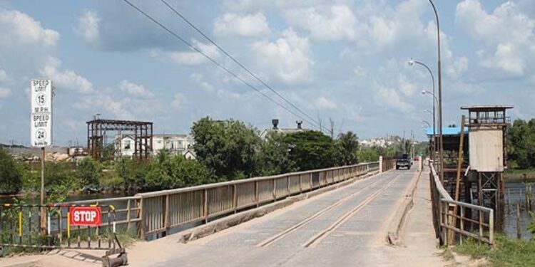 Linden bridge